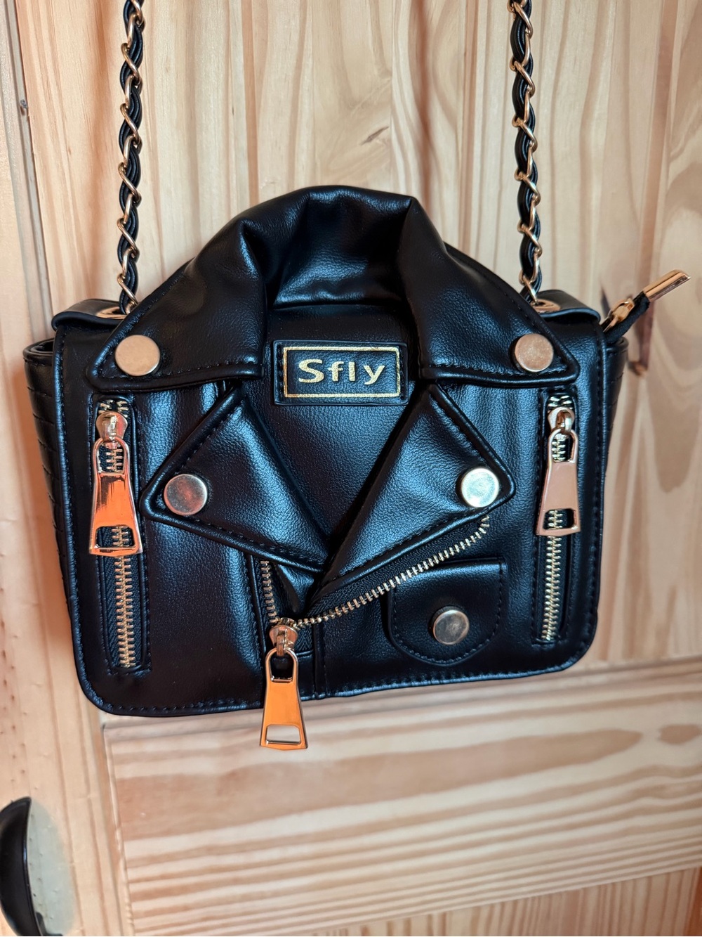 Sfly. many pockets Black Faux Leather, Chain-Handle Crossbody biker/rocker bag